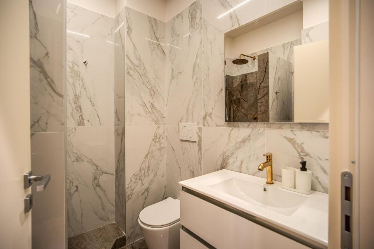 Downtown Srl - Cinque Terre Euphoria Apartment La Spezia Bagian luar foto